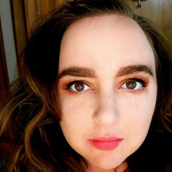 Meet your Posher, Hanna - Picture 2 of 3